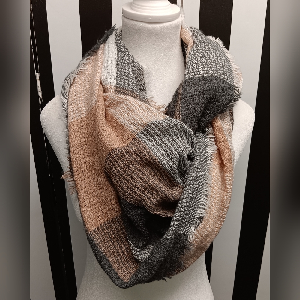 Knit infinity scarf